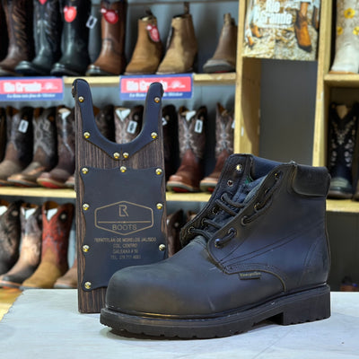 Purépecha negra con casco